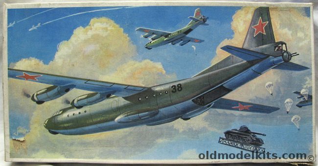 KVZ 1/100 Antonov AN-12 'Cub'  Aeroflot or Military, 5029 plastic model kit